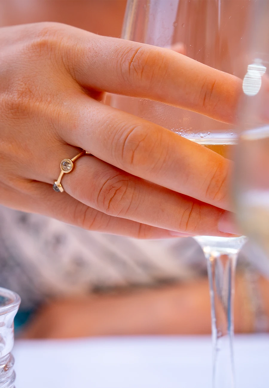 Anello Essenza Rutilato Nero in Argento 925 con Pietra Naturale