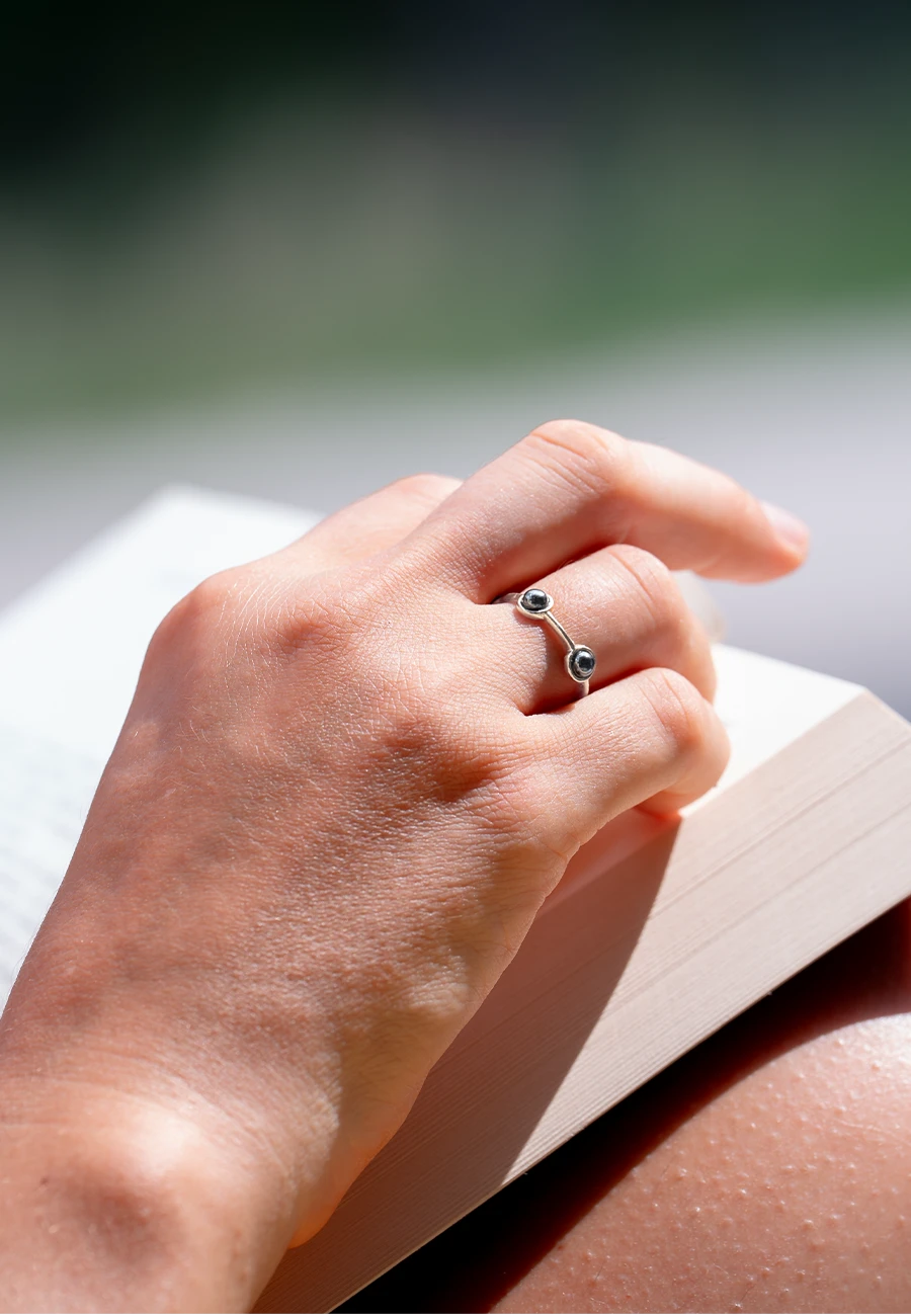Anello Essenza Madreperla Nera in Argento 925 con Pietra Naturale