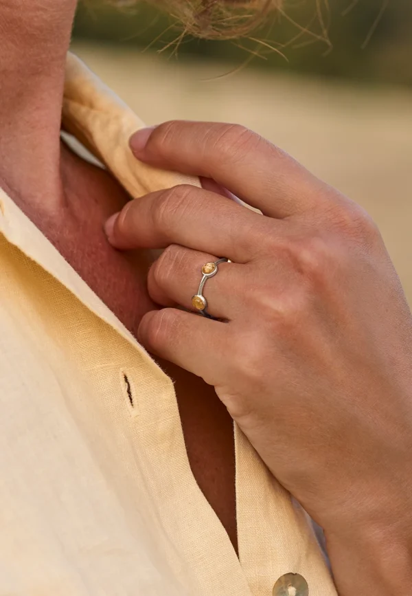 Anello Essenza Rutilato Oro in Argento 925 con Pietra Naturale